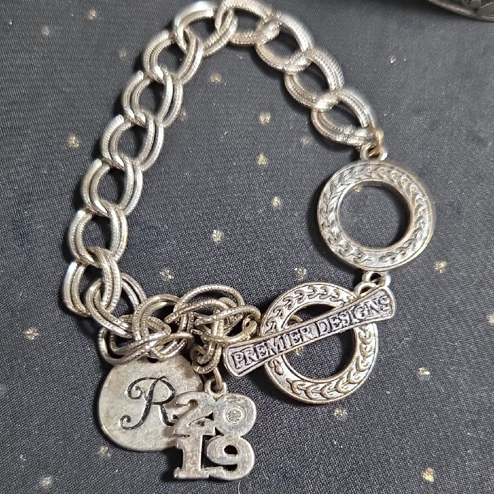 Chic Silver Bracelet Collection View 6